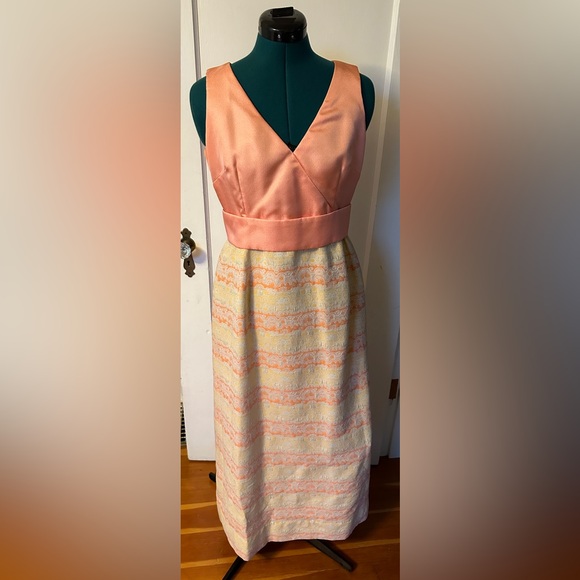 Vintage dress - Picture 1 of 9